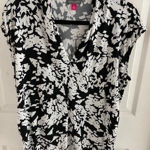 Vince Camuto, woman's plus size blouse - 2x